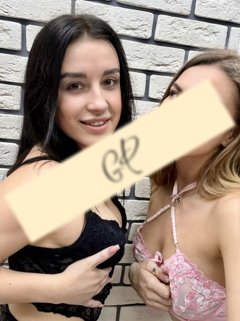 Nika & Sara