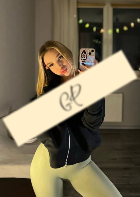 Оля